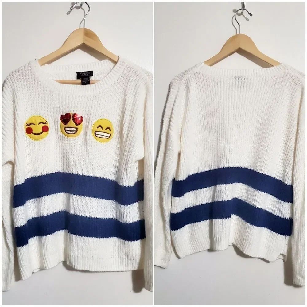 Hooked Up White Emoji Sweater Size Large